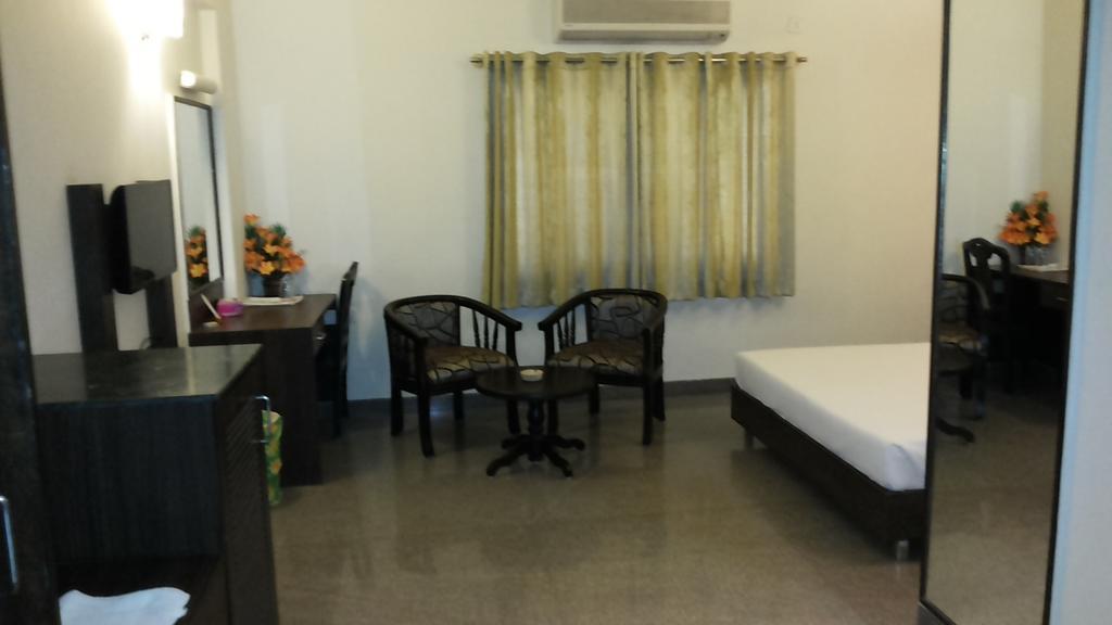 Hôtel Adyar Ananda Bhavan Residency à Bangalore Extérieur photo